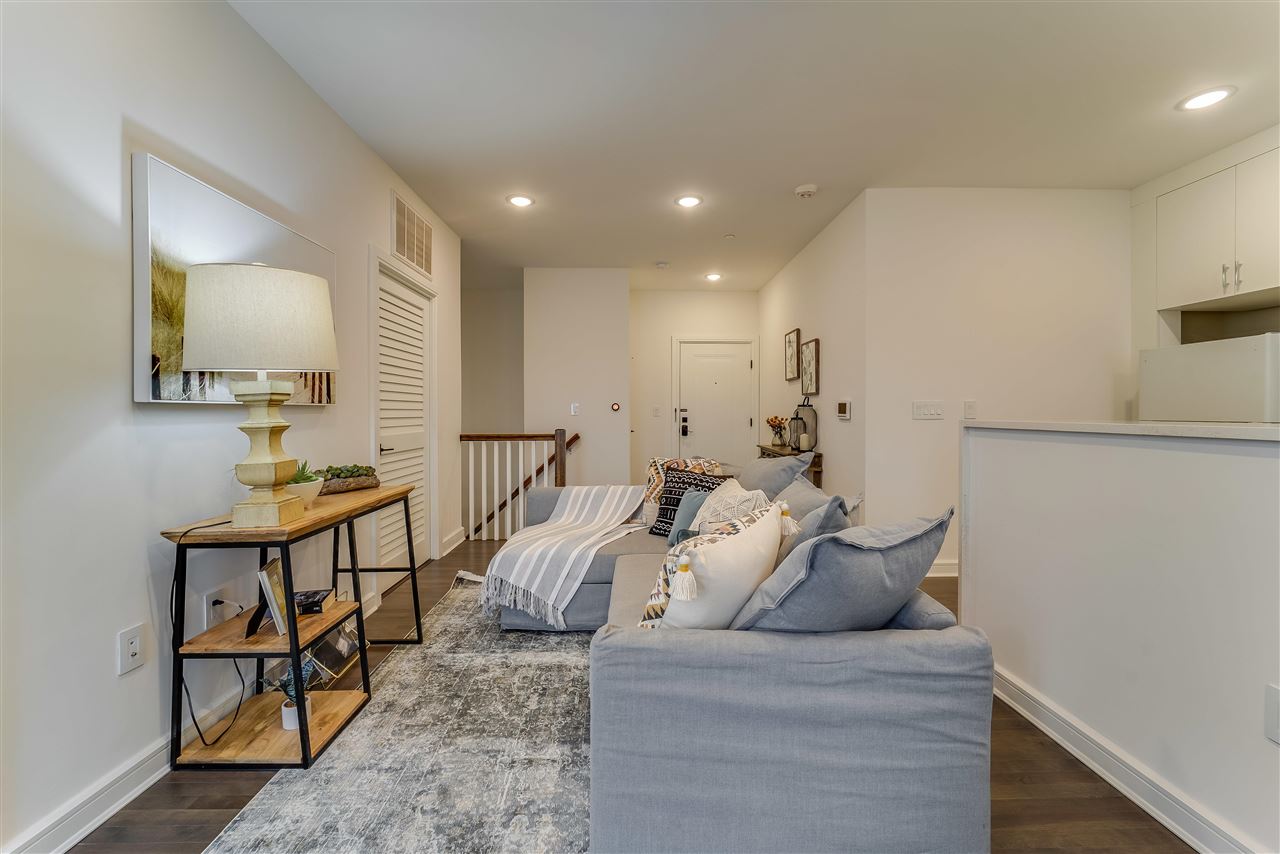 Residential Lease in JC, Heights 4