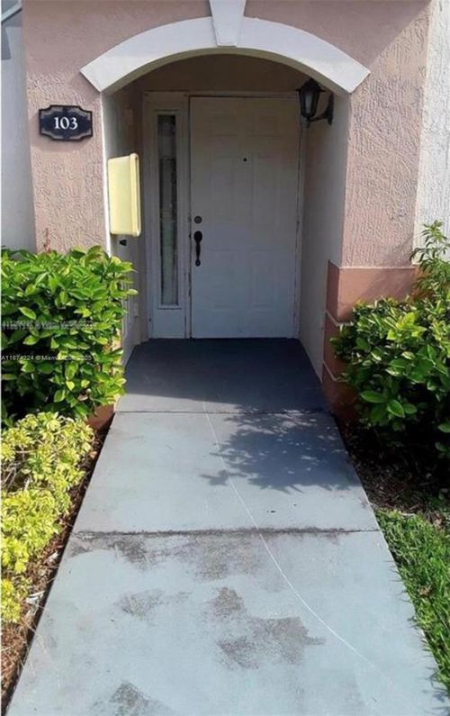 unit-103-1261 Se 28th Ct, Homestead, FL, 33035-2324 | Card Image