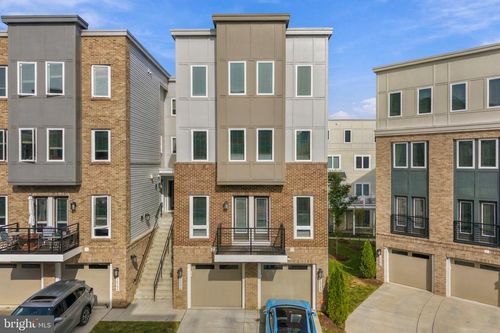 15588 Grade Line Pl, WOODBRIDGE, VA, 22191-5587 | Card Image