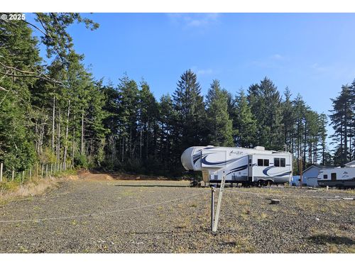 64323 Welch Rd, Coos Bay, OR, 97420-8784 | Card Image