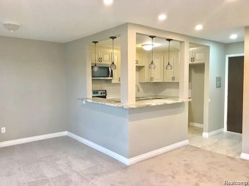 unit-213-32013 W 12 Mile Rd, Farmington Hills, MI, 48334-3654 | Card Image