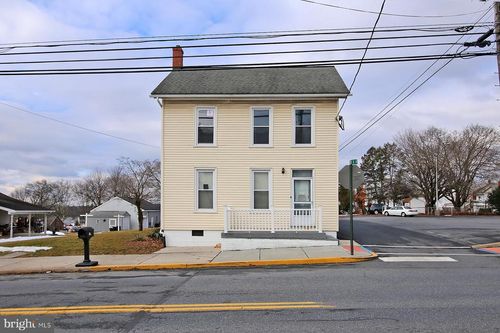 19 S Lancaster St, JONESTOWN, PA, 17038-8749 | Card Image