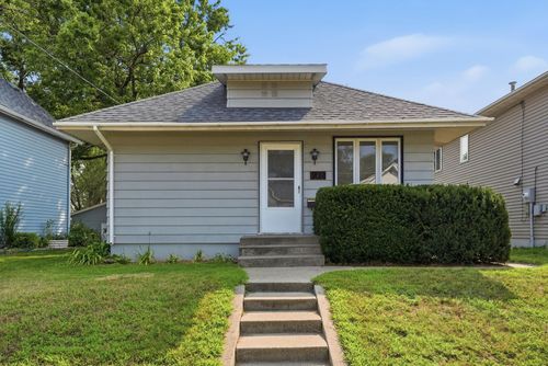 218 9th Ave N, Waite Park, MN, 56387-1163 | Card Image