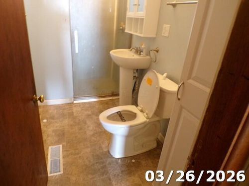 318 Clinton St, Kenton, OH, 43326-2041 | Card Image