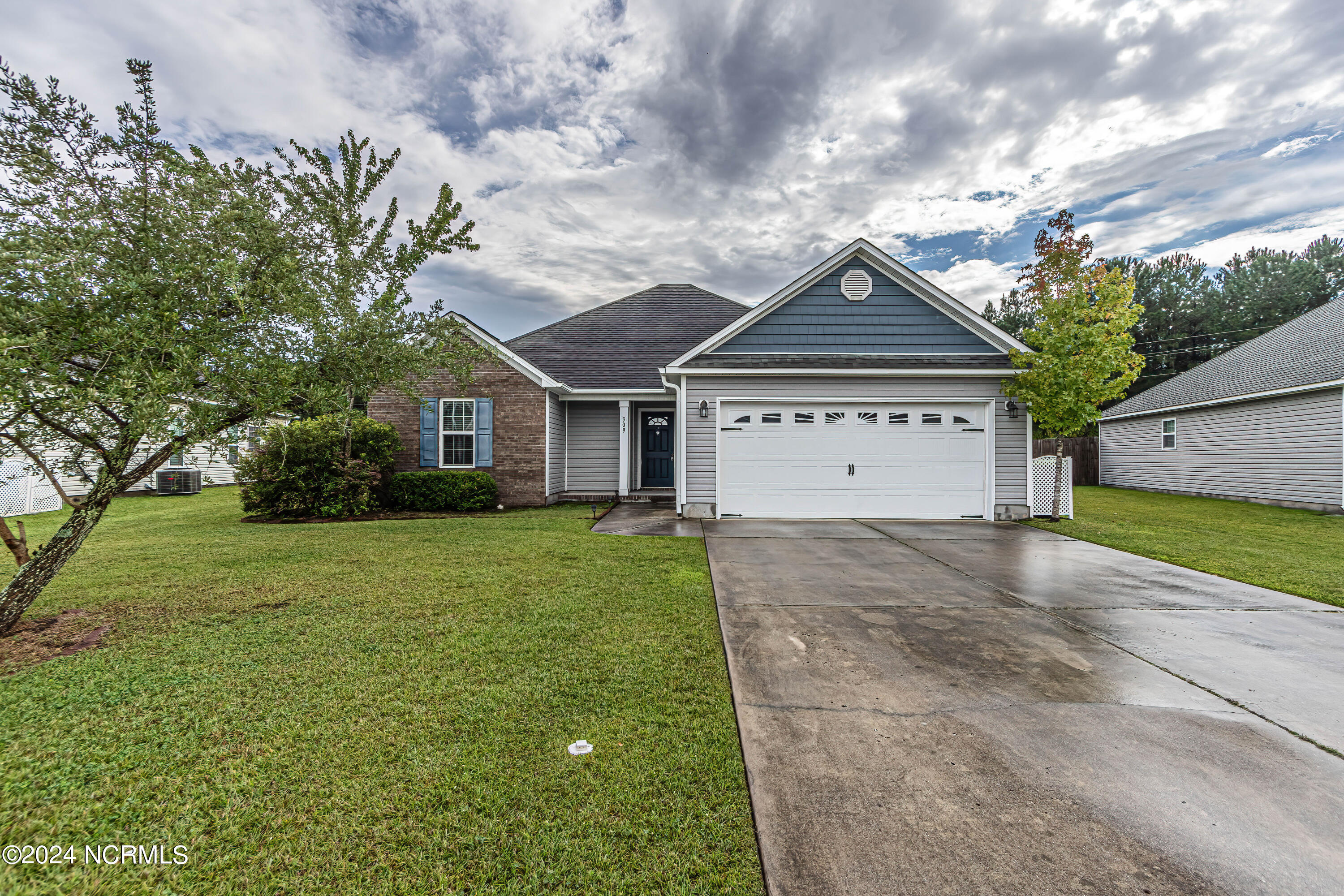 Hughes Ln, Jacksonville, NC 28546
