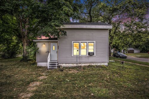 337 N Walker St, Bronson, MI, 49028-1041 | Card Image