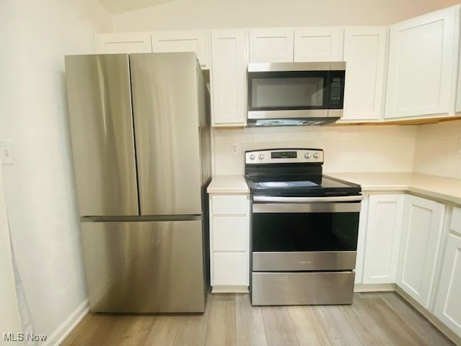 56 - 8870 Holly Ln, Condo with 3 bedrooms, 2 bathrooms and null parking in Olmsted Falls OH | Image 11