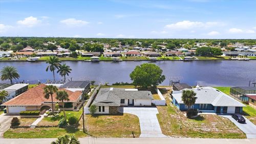 814 Ellicott Cir Nw, PORT CHARLOTTE, FL, 33952-3912 | Card Image