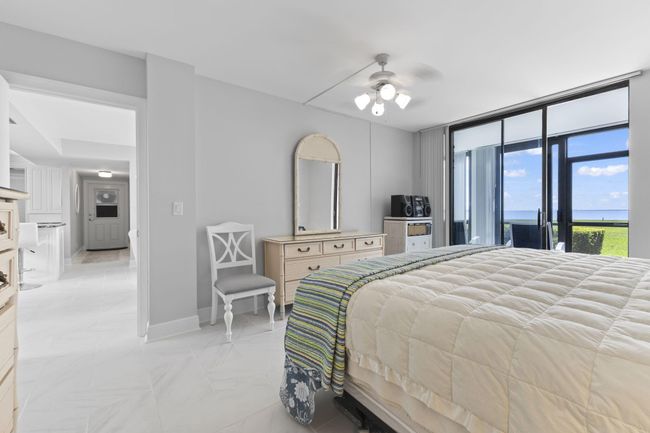 APT-104 - 3472 Ne Causeway Blvd, Condo with 2 bedrooms, 2 bathrooms and null parking in Jensen Beach FL | Image 21