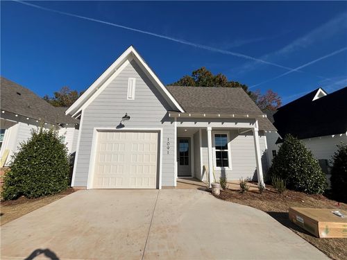 1091 Woodland Cir, OPELIKA, AL, 36801-2659 | Card Image
