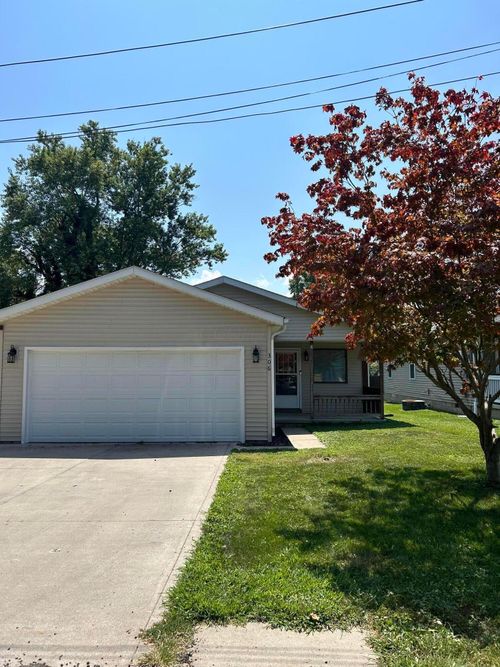 306 Highland Ave, Buckeye Lake, OH, 43008-7818 | Card Image