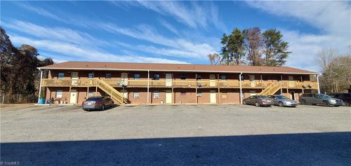 3011 Broadbay Dr, Winston-Salem, NC, 27107-2566 | Card Image