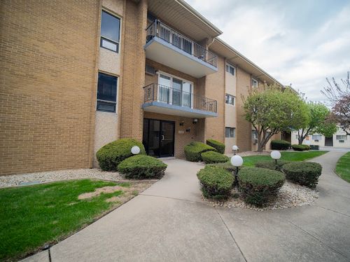 apt-302-10109 S Cicero Ave, Oak Lawn, IL, 60453-5811 | Card Image