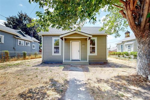 611 Sw 3rd St, Pendleton, OR, 97801-2901 | Card Image