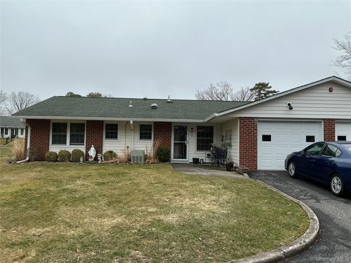 b-207 Woodbridge Dr, Ridge, NY, 11961-8154 | Card Image