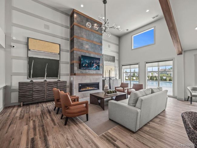 Plenty of space for gathering with neighbors | Image 15