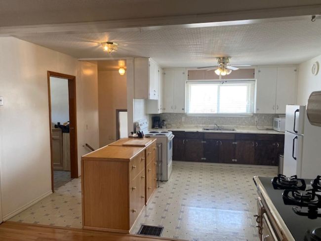 11025 Highway 35, House detached with 3 bedrooms, 1 bathrooms and 8 parking in Keg River AB | Image 11