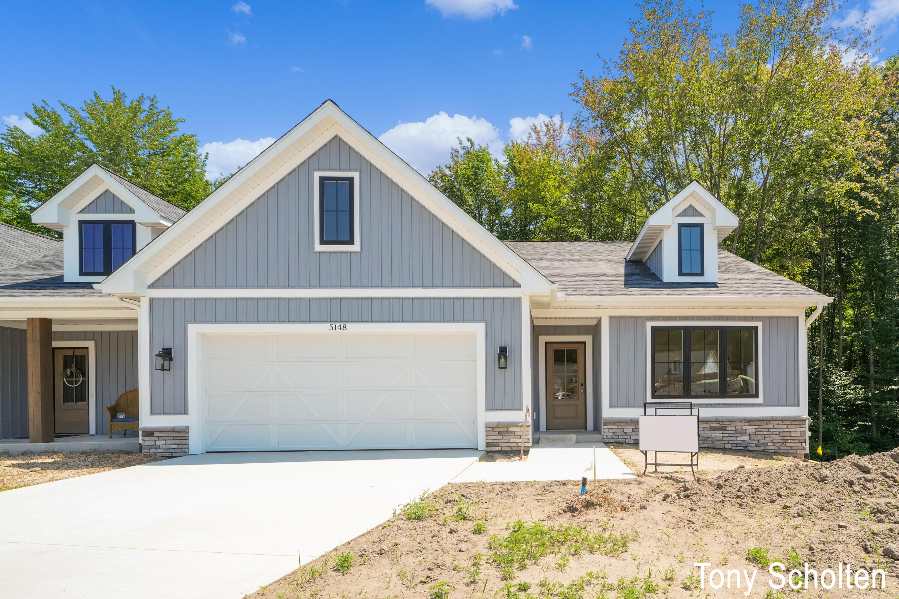 Blendon Woods Ct, Hudsonville, MI 49426