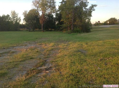 2429 Apache St, Tulsa, OK, 74110-2153 | Card Image