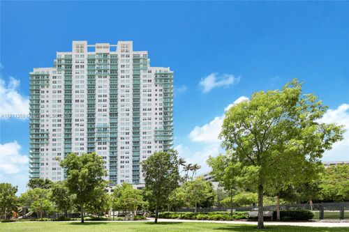 ph09-650 West Ave, Miami Beach, FL, 33139-5524 | Card Image