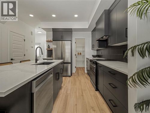 3013 47 St S, Lethbridge, AB, T1K8J7 | Card Image