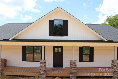 632 Morlin Acres Dr, Marshall, NC, 28753-9205 | Card Image
