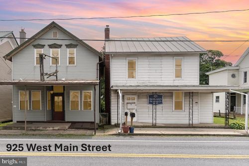 925 W Main St, VALLEY VIEW, PA, 17983-9402 | Card Image