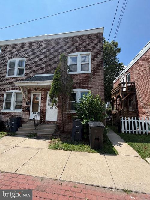 936 Simpson St, CRUM LYNNE, PA, 19022-1433 | Card Image