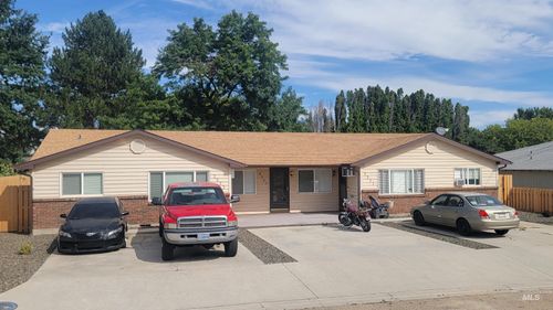 2323 Hillcrest Ln, Caldwell, ID, 83605-3029 | Card Image