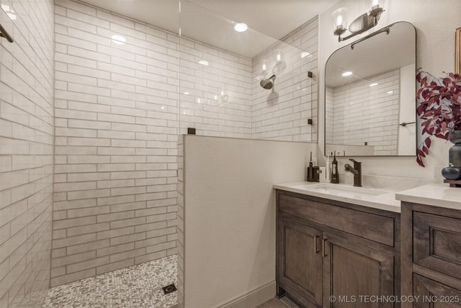 25979 E 58 Th St S, House other with 4 bedrooms, 4 bathrooms and null parking in Broken Arrow OK | Image 25