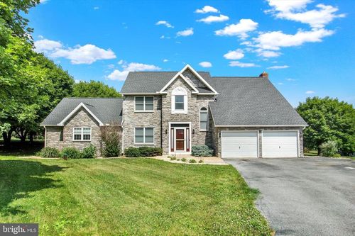 8057 Lofty Height Rd, WAYNESBORO, PA, 17268-8636 | Card Image