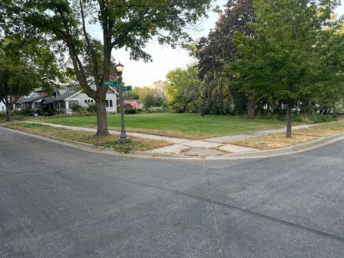 421 Curtice St W, Saint Paul, MN, 55107-3502 | Card Image