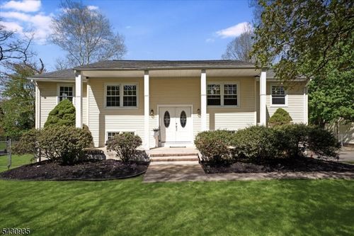 26 Meslar Rd, Morris Plains, NJ, 07950-1616 | Card Image