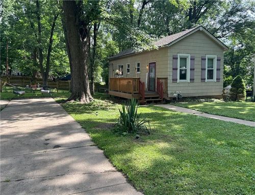 719 Walnut St, Leavenworth, KS, 66048-2568 | Card Image