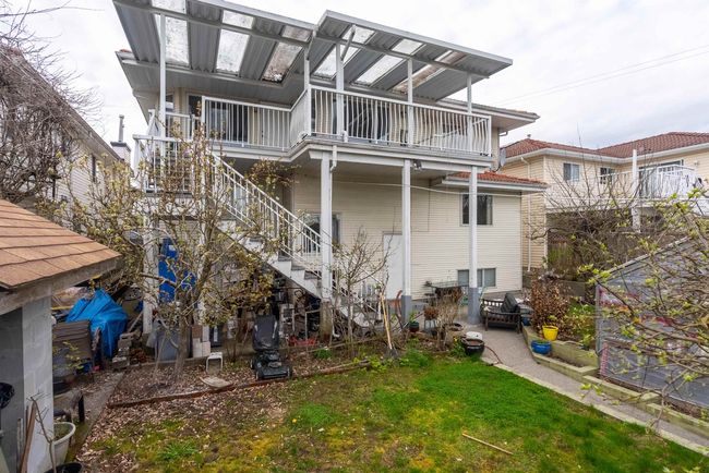 8166 11 Th Avenue, House other with 8 bedrooms, 5 bathrooms and 2 parking in Burnaby BC | Image 16
