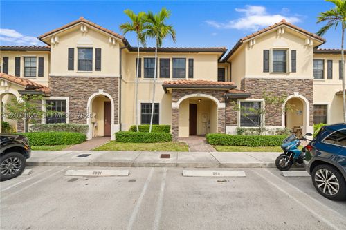 8881 W 35th Ln, Hialeah, FL, 33018-1886 | Card Image