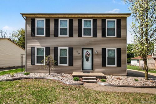 920 Meadowlark Ln, Howell, MI, 48843-2369 | Card Image