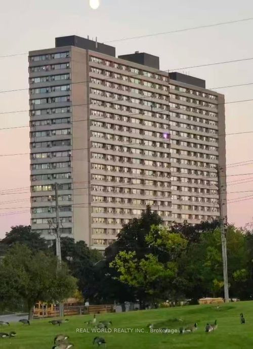 806-100 Leeward Glenway, East York, ON, M3C2Z1 | Card Image