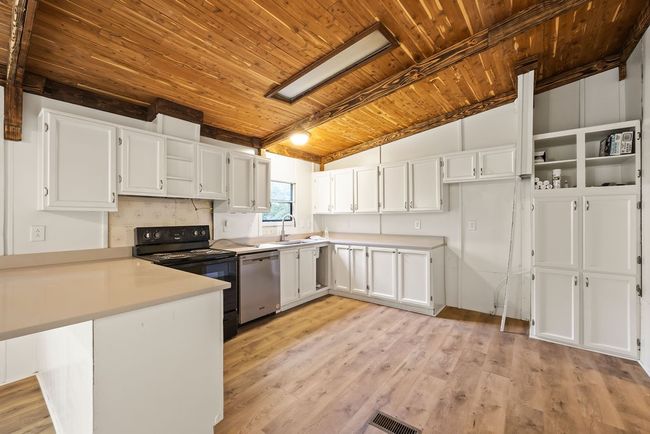 10479 Devils Den Rd, House other with 4 bedrooms, 3 bathrooms and null parking in Winslow AR | Image 14