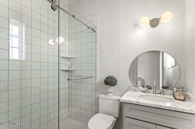 Primary Bathroom | Image 12