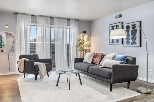 apt-225l-8038 Broadway, San Antonio, TX, 78209-8000 | Card Image