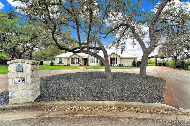 1409 Woodland Ct, House other with 4 bedrooms, 4 bathrooms and null parking in Hondo TX | Image 11