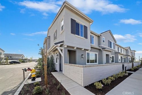 3560 S Eichler Paseo, Ontario, CA, 91761-3264 | Card Image