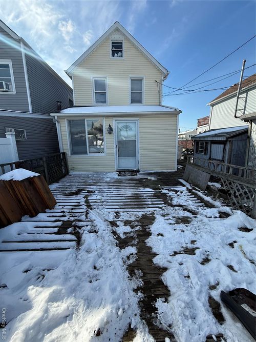 5 Bayview Ave, Howard Beach, NY, 11414-3925 | Card Image