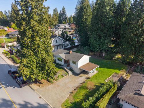 551 E Osborne Rd, North Vancouver, BC, V7N1M4 | Card Image