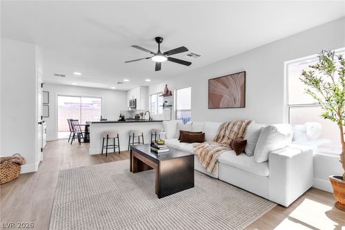 8765 First Lady Ave, Las Vegas, NV, 89148-3876 | Card Image