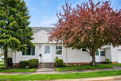 3435 Center Dr, Parma, OH, 44134-4613 | Card Image