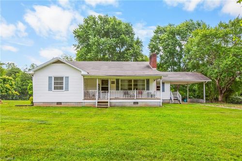 304 Armstrong Road, Pilot Mountain, NC, 27041 | Card Image