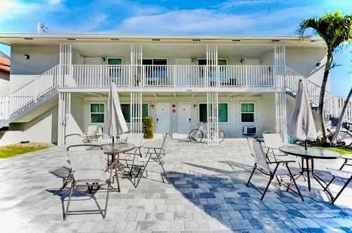 1-9-906 N Riverside Dr, Pompano Beach, FL, 33062-4071 | Card Image