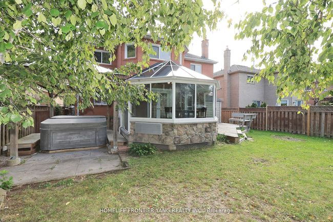 8 Wigston Crt, House other with 5 bedrooms, 3 bathrooms and 4 parking in Whitby ON | Image 36
